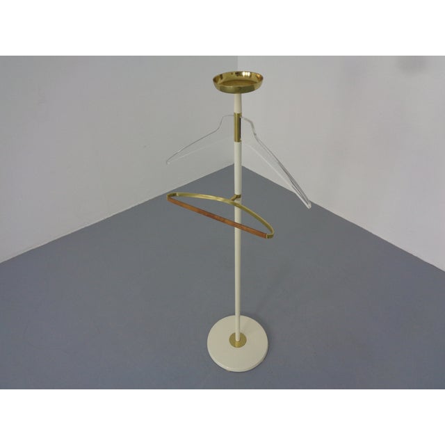 Mid-Century Modern Valet Stand in Brass & Acrylic Glass & Leather from Vereinigte Werkstätten, Germany, 1950s For Sale - Image 3 of 17