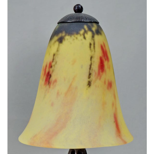 Metal Pair of E. Gauthier & Daum French Art Deco Lamps 1920s - Yellow Mottled Glass & Iron For Sale - Image 7 of 12