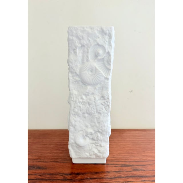 Vintage Vase in West German Biscuit Porcelain from AK Kaiser, 1970s For Sale - Image 9 of 9
