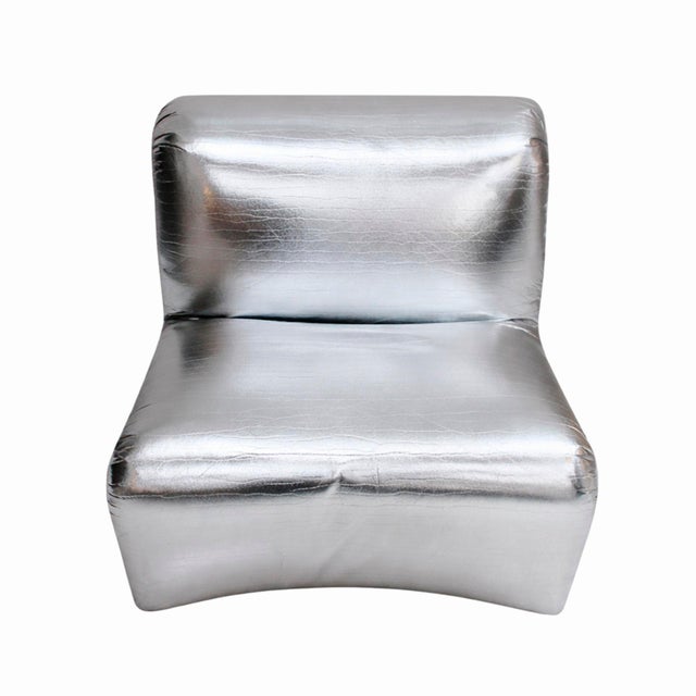 Space Age Moscheni Fiberglass and Silver Vinyl Fabric Chair, 1970s For Sale - Image 3 of 9