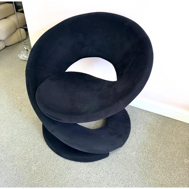 1980s Vintage Spiral Ribbon Chair in Black Suede Attributed to Jaymar For Sale - Image 5 of 12