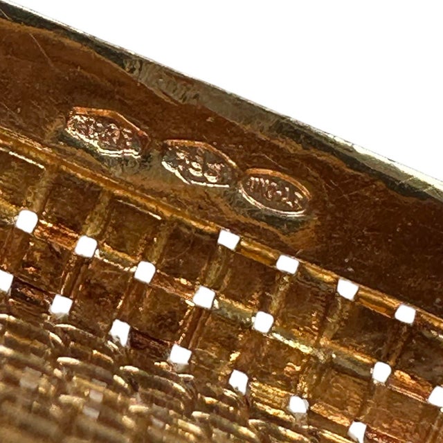 1950s Vintage Italian 18k Gold Pill Box by UnoAErre – Woven Basket Strands For Sale - Image 5 of 12