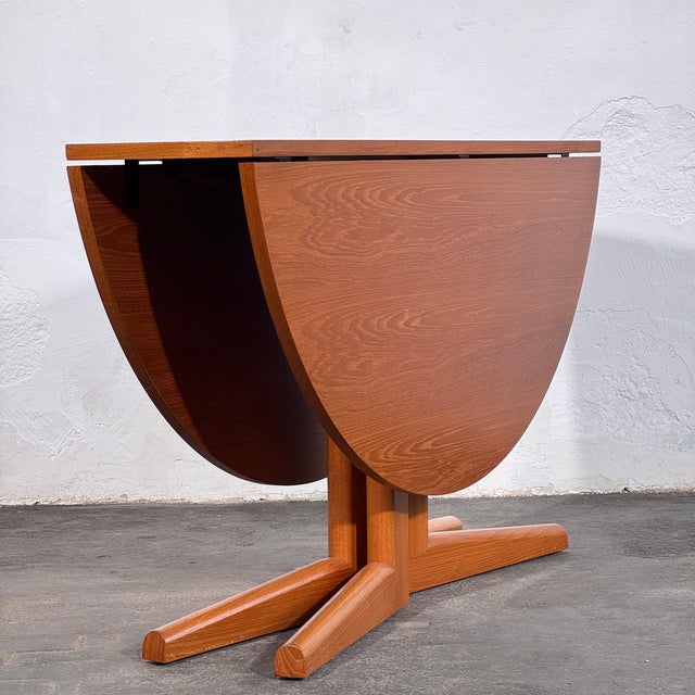 Drop Leaf Round Dining Table, 1960s For Sale - Image 9 of 14