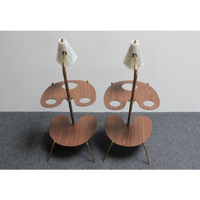 1950s Pair of Mid-Century Modern Palette Lamp Tables on Brass Tripod Bases For Sale - Image 5 of 12