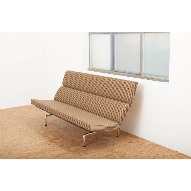 Chrome-Plated Metal Compact Sofa in Maharam Fabric by Ray and Charles Eames for Herman Miller, 1954 For Sale - Image 10 of 12
