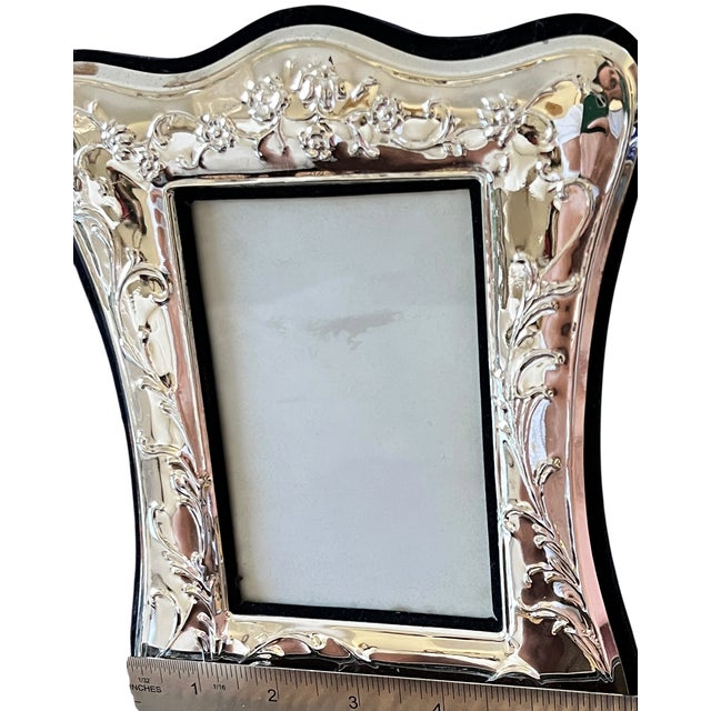 1980s Art Nouveau Style Silverplated Floral Picture Frame With Scalloped Silhouette for 3"x5" of 4"x6" Image For Sale - Image 12 of 13