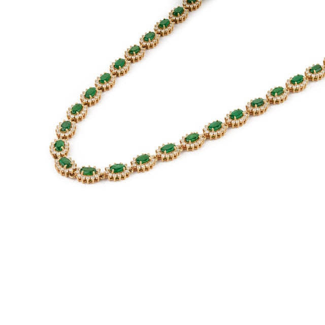 Contemporary Vintage 14k Yellow Gold Tennis Necklace With 9.88ct Emeralds and 5.24ct Diamonds For Sale - Image 3 of 16