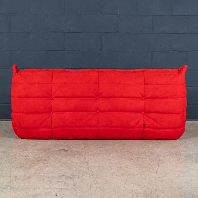 Vintage Togo Three-Seater Sofa in Red by Michel Ducaroy for Ligne Roset, 1973 For Sale - Image 6 of 18