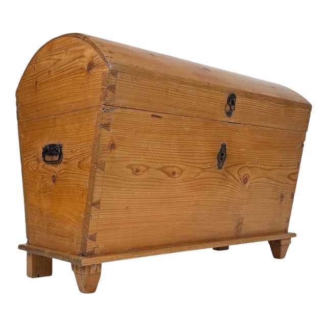 Antique English Pine Dome-Top Storage Chest, 1800s For Sale