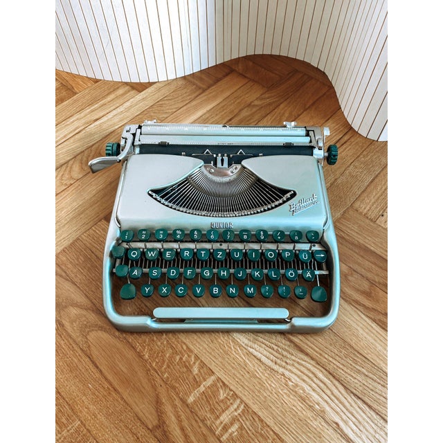 Metallic Green Brillant Junior Typewriter with Zippered Case by Groma for Neckermann, Germany, 1950s For Sale - Image 6 of 13