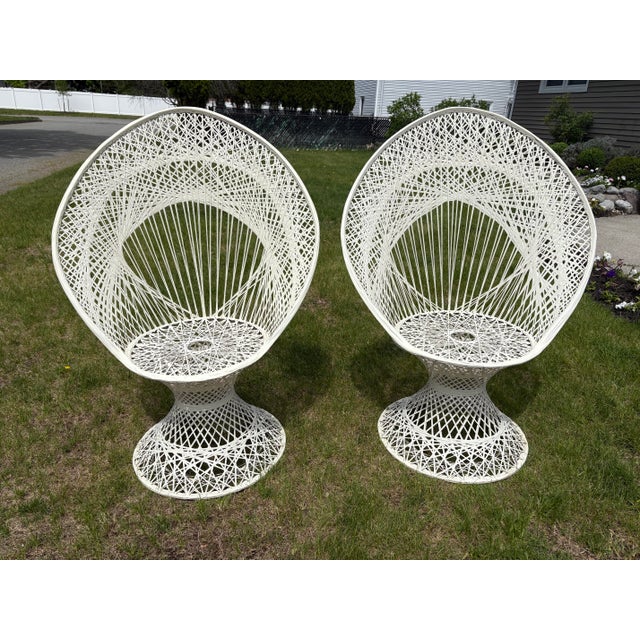 Mid Century Russel Woodward Spun Fiberglass Peacock Chairs - A Pair For Sale In New York - Image 6 of 8