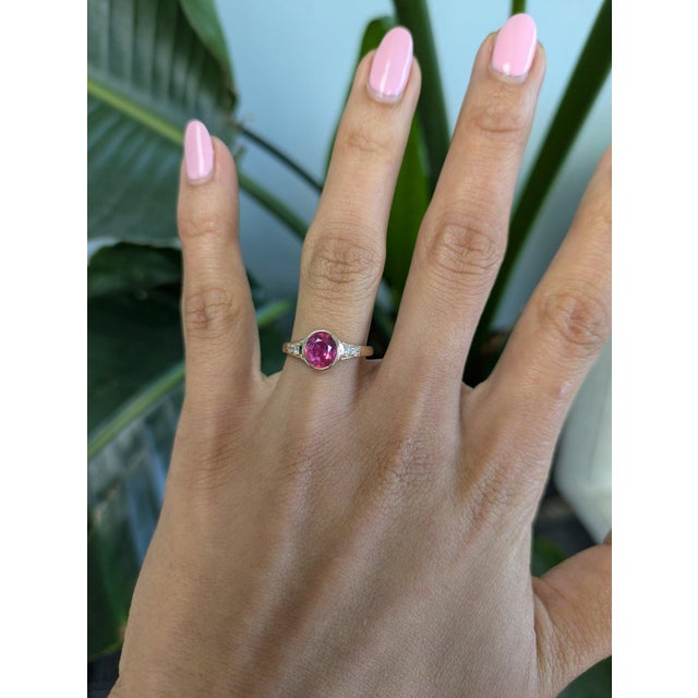Modern 1.27Ct Gia Certified Pink Sapphire Ring With Natural Diamonds in Solid 14k Gold, Size 6.75 For Sale - Image 3 of 10