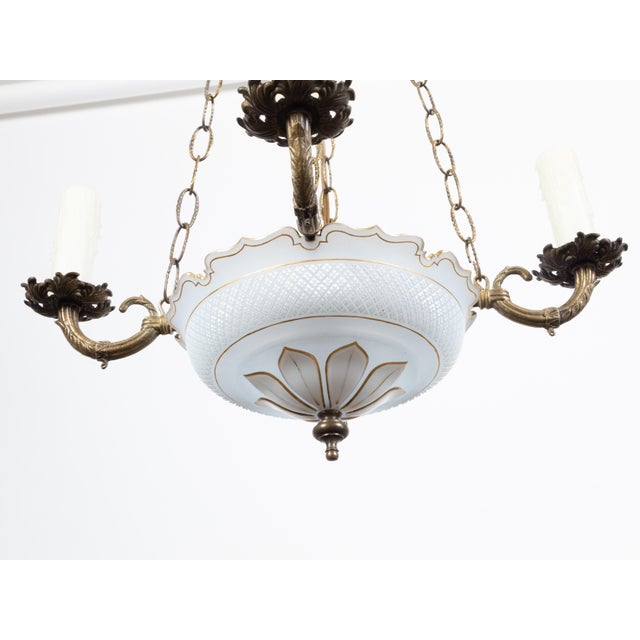 French 1900s Opaline Four-Light Chandelier with Leaf Motifs and Profiled Links For Sale In Atlanta - Image 6 of 7