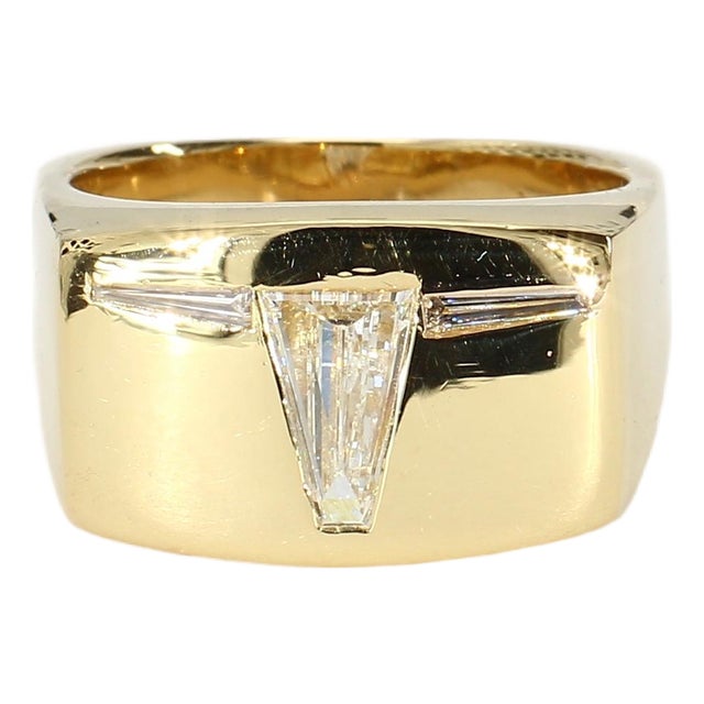18k Yellow Gold Mens Bull Signet Ring - Size 9.75 For Sale