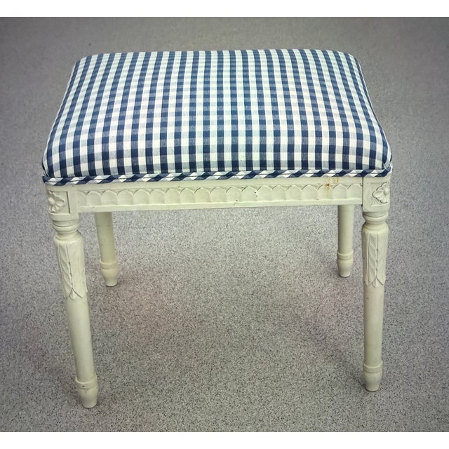 Antique Gustavian Ottoman in Wood and Textile, 1900, in Good conditions. Designed 1890 to 1919