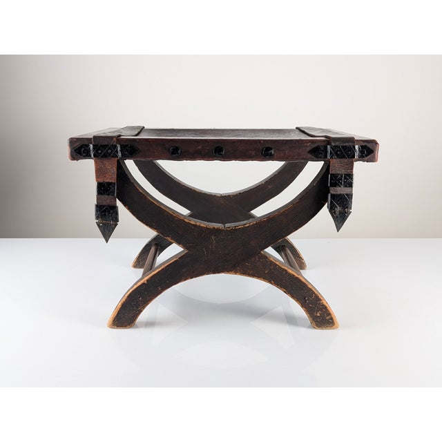 1940s Colonial Curul Stool in Leather and Wrought Iron, Mexico, 1940s For Sale - Image 5 of 18