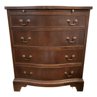 Mid 20th Century Kittinger Bow-Front Mahogany Bachelor's Chest For Sale