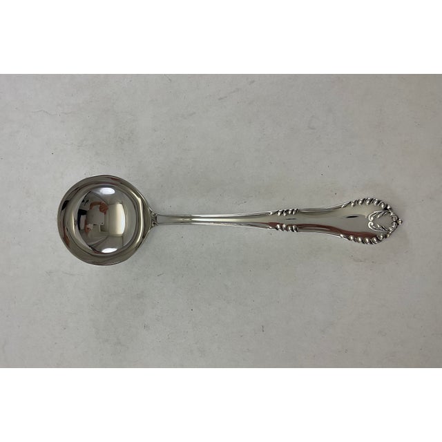 Traditional 1980s Silver Sauce/Gravy Ladle, Chesterfield. For Sale - Image 3 of 13