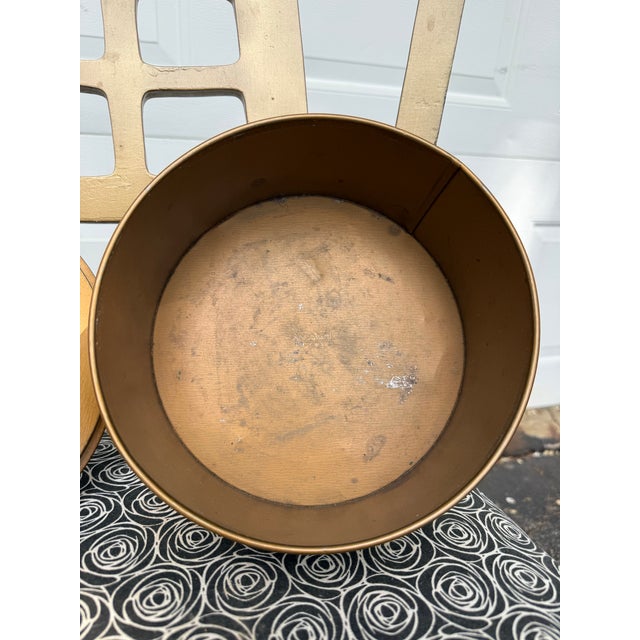 Mid 20th Century Gold GuildCraft Cameo Tin For Sale - Image 4 of 5