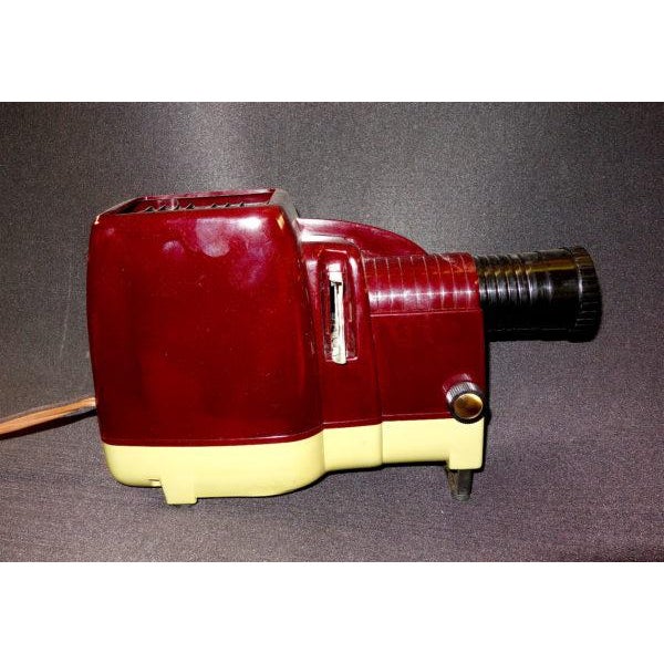 Circa 1949 Bakelite Bell & Howell Art Deco Style Manual Slide Projector For Sale - Image 4 of 7