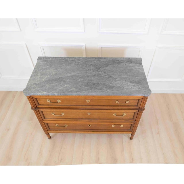 French 18th Century Louis XVI Walnut Marble-Top Chest of Drawers For Sale In Atlanta - Image 6 of 9