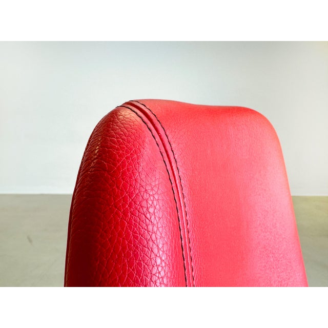 Red Moroso Swivel Leather Armchair in Red from Patricia Urquiola For Sale - Image 8 of 11