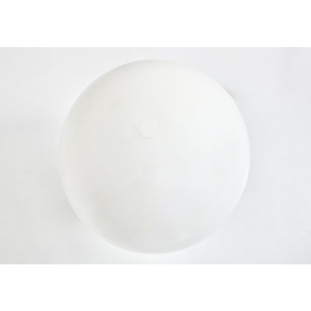 White First Edition Atollo Table Lamp attributed to Vico Magistretti for Oluce, 1977 For Sale - Image 8 of 14