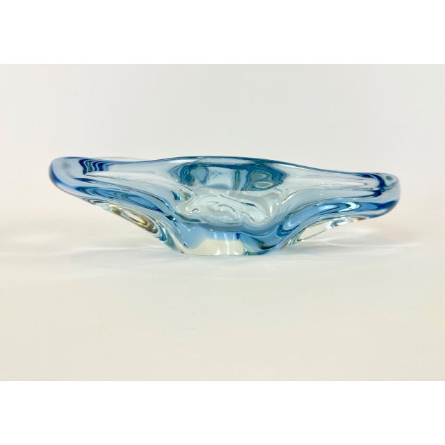 Art Glass Bowl attributed to Josef Hospodka for Chribska Sklarna, 1960s For Sale - Image 10 of 10