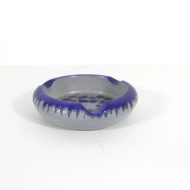 French Country 1970s Alsace Souvenir Ashtray Gres Au Sel Schmitter À Betschdorf Salt and Sandstone Ashtray Dish For Sale - Image 3 of 9
