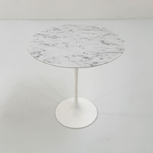 Tulip Side Table in Marble by Eero Saarinen for Knoll, 1970s, in Good conditions. Designed 1950 to 1959 This piece has an...