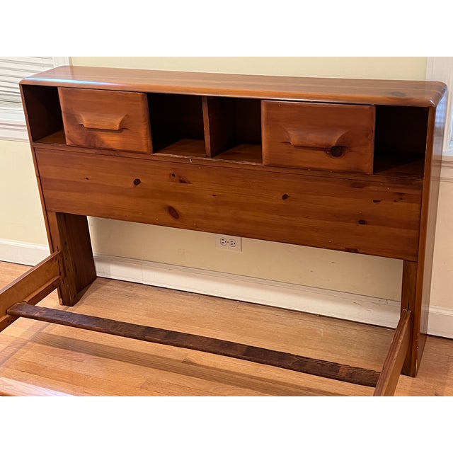 Mid-Century Modern Vintage Franklin Shockey "Sculptured Pine" Full Bed Frame For Sale - Image 3 of 9