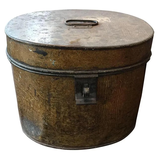 19th Century Empty Metal Hat Box, 1875 For Sale - Image 10 of 10