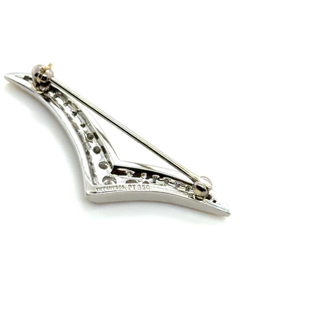 Capture effortless coastal elegance with this exquisite Tiffany seagull diamond brooch—a timeless piece that blends fine...