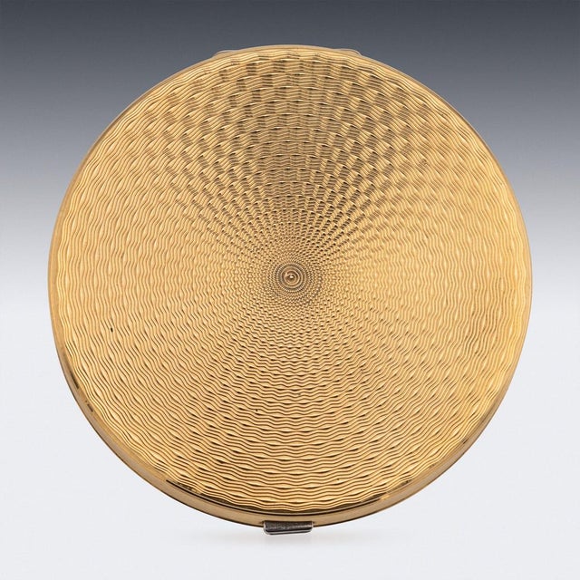 Vintage French Art Deco 18k Gold and Diamond Compact from Cartier, 1929 For Sale - Image 4 of 13