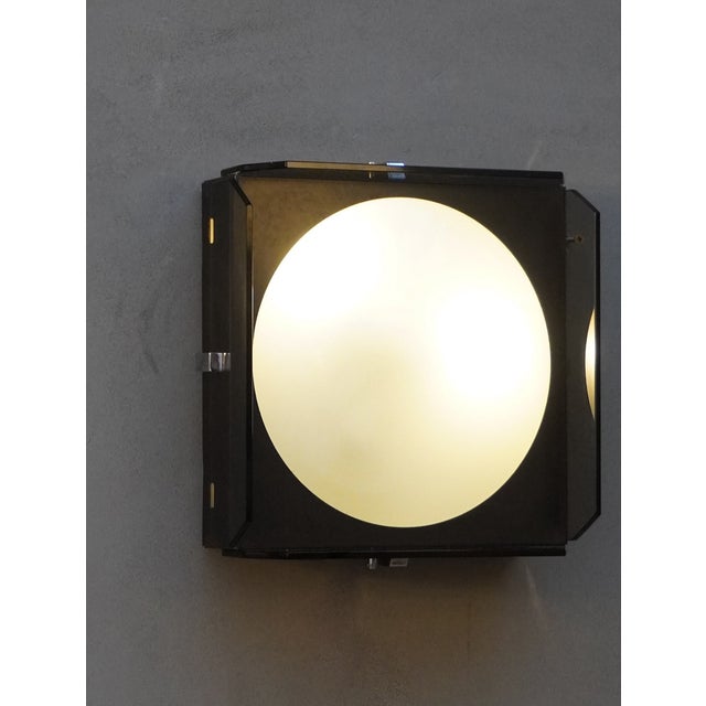 Lamp usable as both wall and ceiling lamp in smoked glass and acid-etched glass, metal structure, in perfect condition....