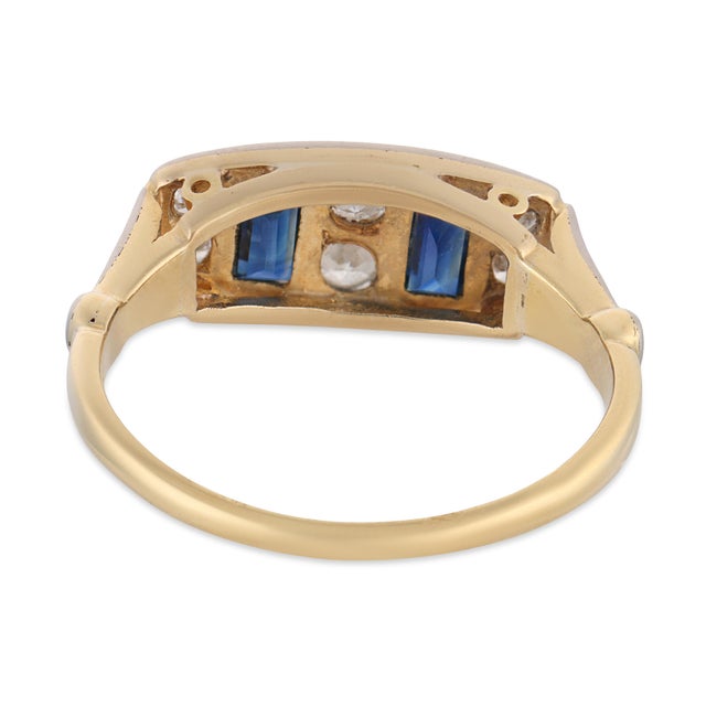 1930s Art Deco Sapphire Diamond 18k Yellow Gold Platinum Ring, Size 7.75 For Sale In Los Angeles - Image 6 of 6