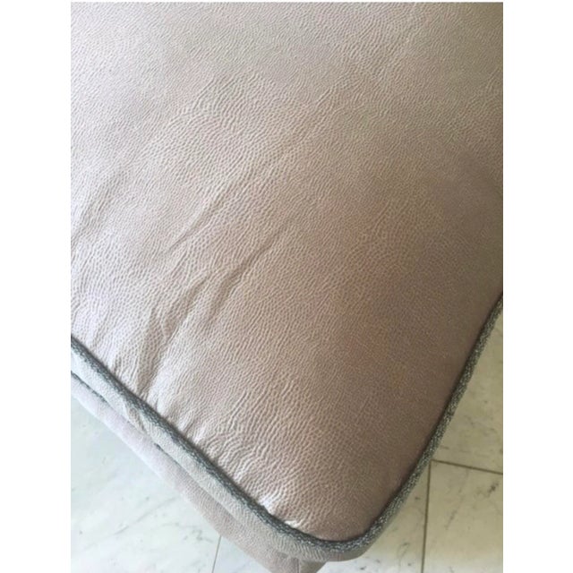 1940s Vintage Hollywood Regency Lavender Shagreen Silk Chaise For Sale - Image 10 of 13