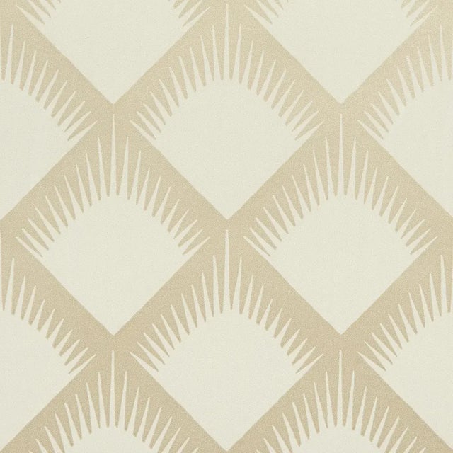Contemporary Sample - Schumacher x Neisha Crosland Maize Wallpaper in Soft Gold For Sale - Image 3 of 5