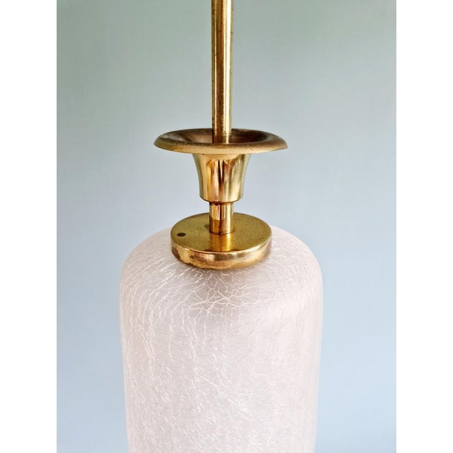 Gold Mid-Century Pendant Lights in Brass and Clear Crackled Glass, 1950s, Set of 2 For Sale - Image 8 of 16