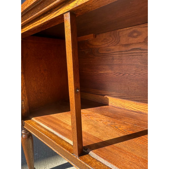 Antique Quarter-Sawn Tiger Oak Two-Door Server With Turned Legs and Classical Detailing For Sale In New York - Image 6 of 7