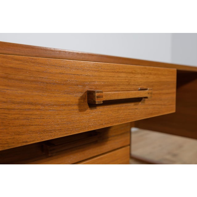 Mid-Century Teak Freestanding Desk by Torben Valeur & Henning Jensen for Dyrlund, Denmark, 1960s For Sale - Image 17 of 18