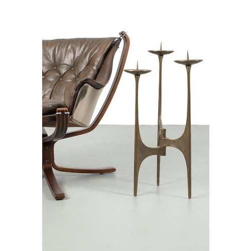 Large bronze candle holder from the 60's. This Brutalistic candle holder is a real eye-catcher. In a good vintage...