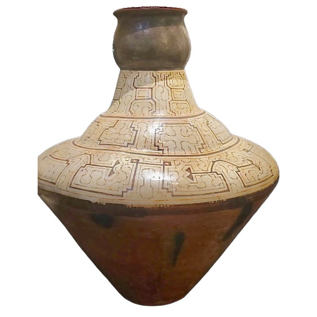 Monumental Shipibo-Conibo Anthropomorphic Vessel, Circa Late 19th For Sale - Image 4 of 5