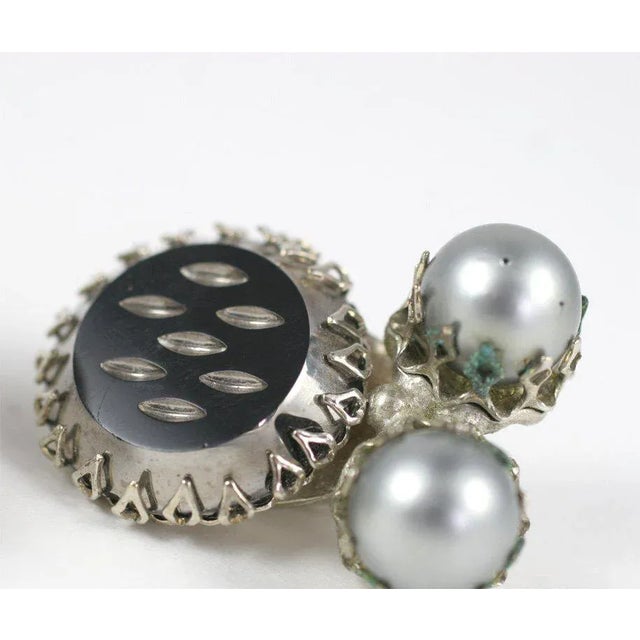 1950s Grey "Pearl" and Black Necklace and Earrings For Sale In New York - Image 6 of 9