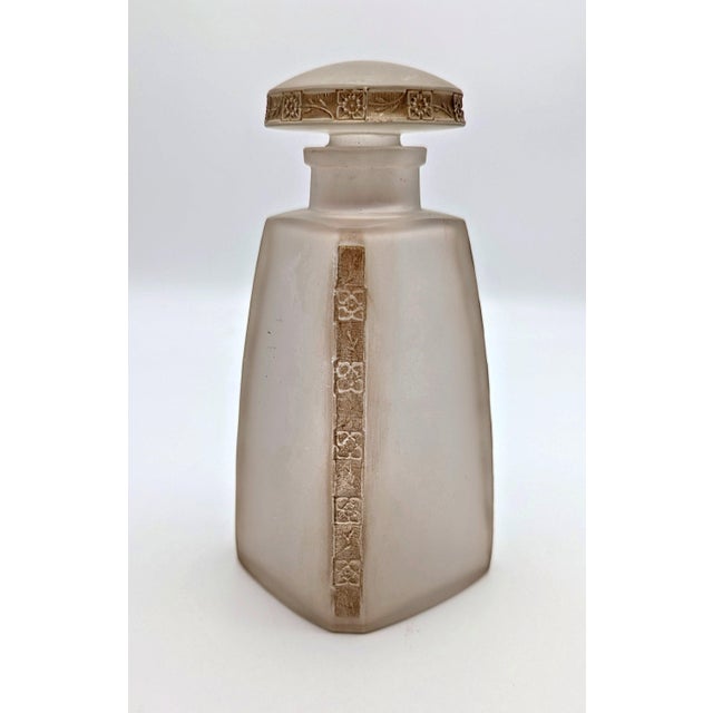 Fleurettes N°2 Perfume Bottle in Glass by René Lalique for Maison Lalique, 1919 For Sale - Image 6 of 6
