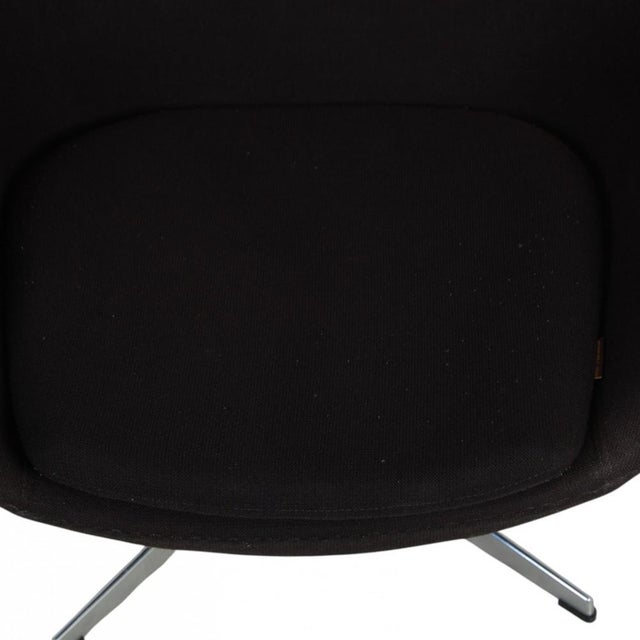 Egg Chair in Black Fabric by Arne Jacobsen, 2012 For Sale - Image 6 of 18