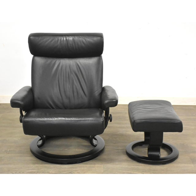 Ekornes ASA 1960s Black Leather Ekornes Stressless Recliner and Ottoman For Sale - Image 4 of 9