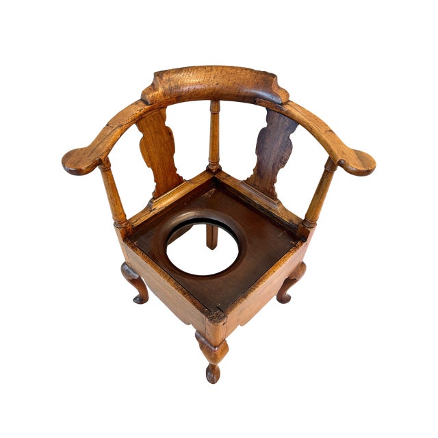 American Queen Ann Style Walnut Corner Commode Chair, Circa 1740 For Sale - Image 13 of 13