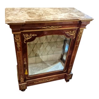 French Louis XVI Display Cabinet – Marble Top Vitrine With Gilded Gold Leaf Details & Cream Velvet Interior For Sale
