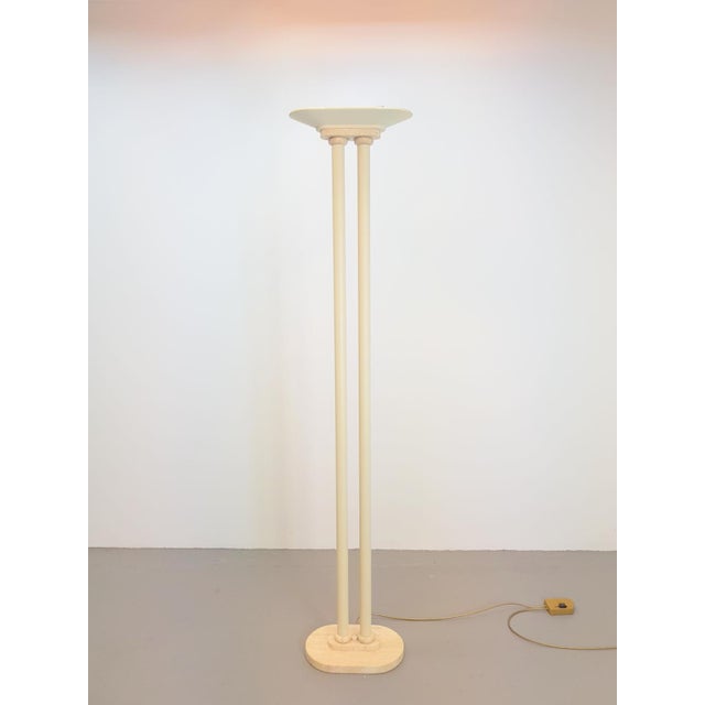 Vintage floor lamp Maison Le Dauphin travetin regency '80s natural stone uplighter This floor lamp from the French brand...